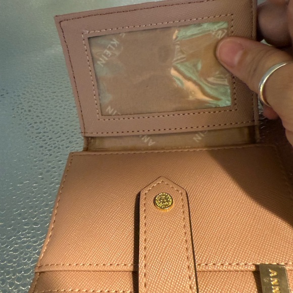 Elegant pale pink Anne Klein multiple pocket wallet. - Picture 6 of 10